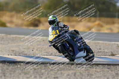 media/Feb-27-2022-CVMA (Sun) [[a3977b6969]]/Race 15 Amateur Supersport Middleweight/